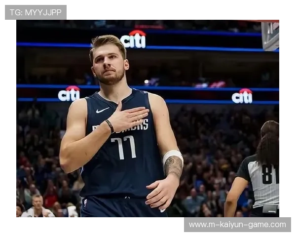 东契奇突分制造空位，独行侠外线火力再起